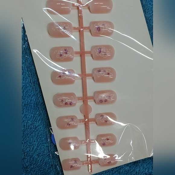 Pink flower floral press on nails 24 pieces new - Picture 2 of 2